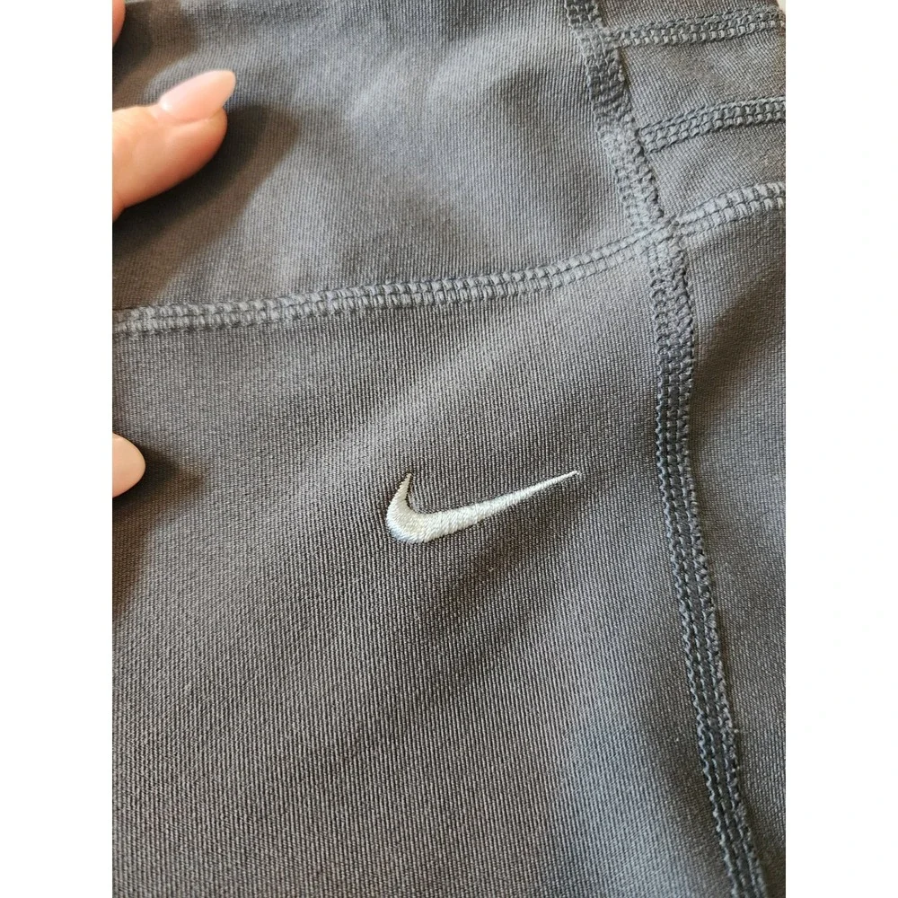 Nike Dri-FIT Womens Gray Capri Athletic Pants Wide Leg Crop Yoga Size M